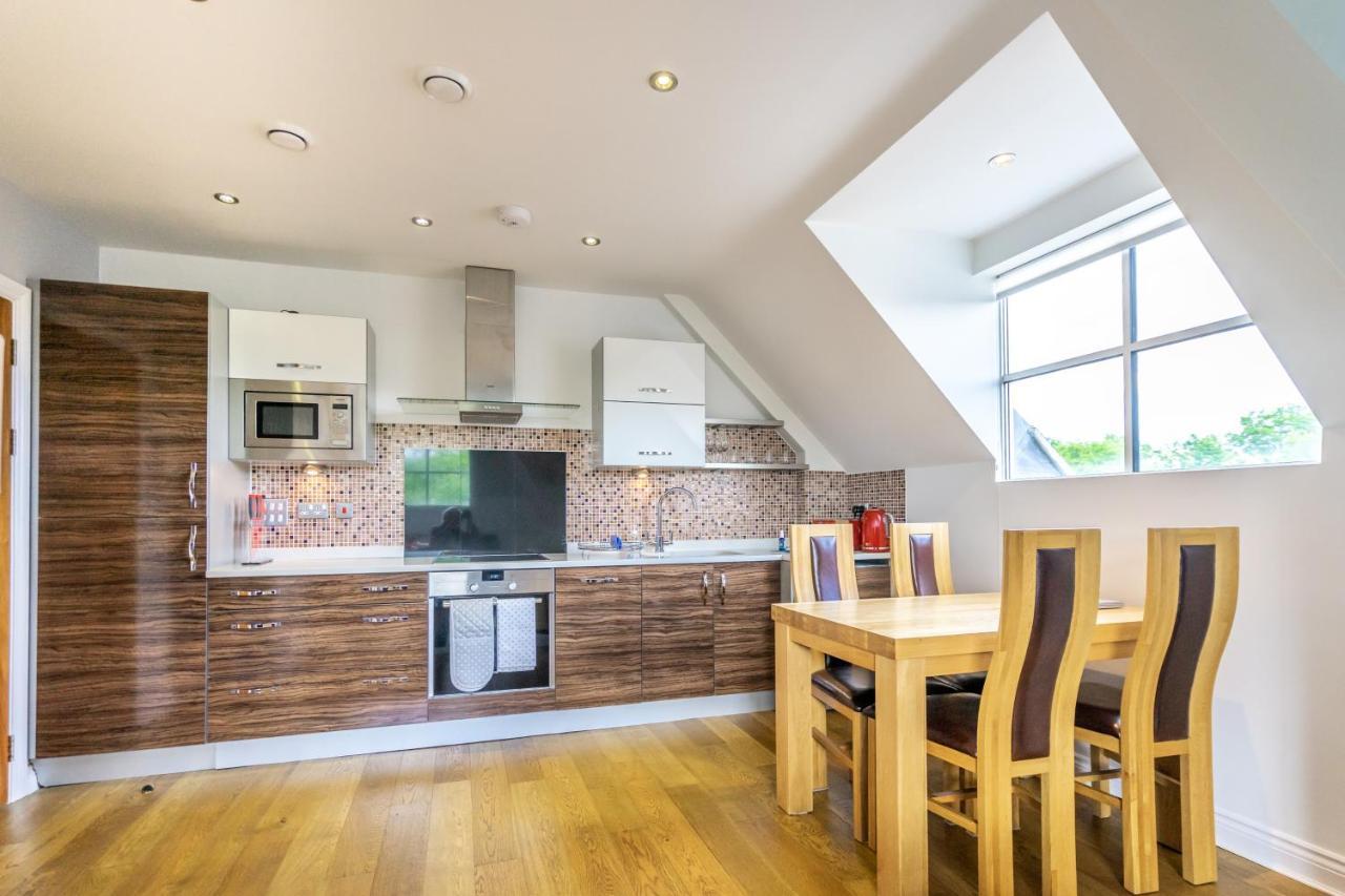 7 Aspire Apartment York Bagian luar foto
